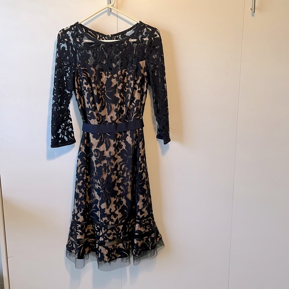 NWOT TADASHI SHOJI LACE DRESS - Picture 6 of 15